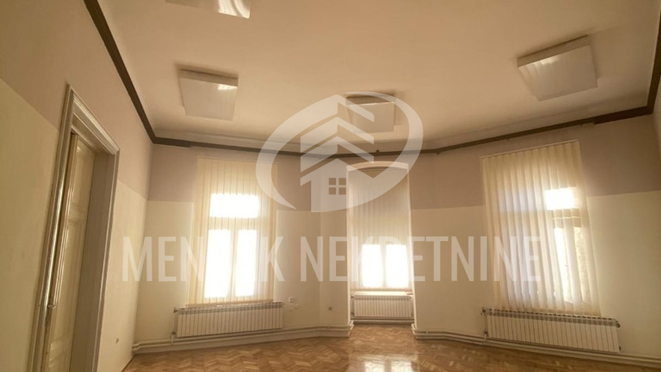 Commercial Property, 30 m2, For Rent, Varaždin - Centar